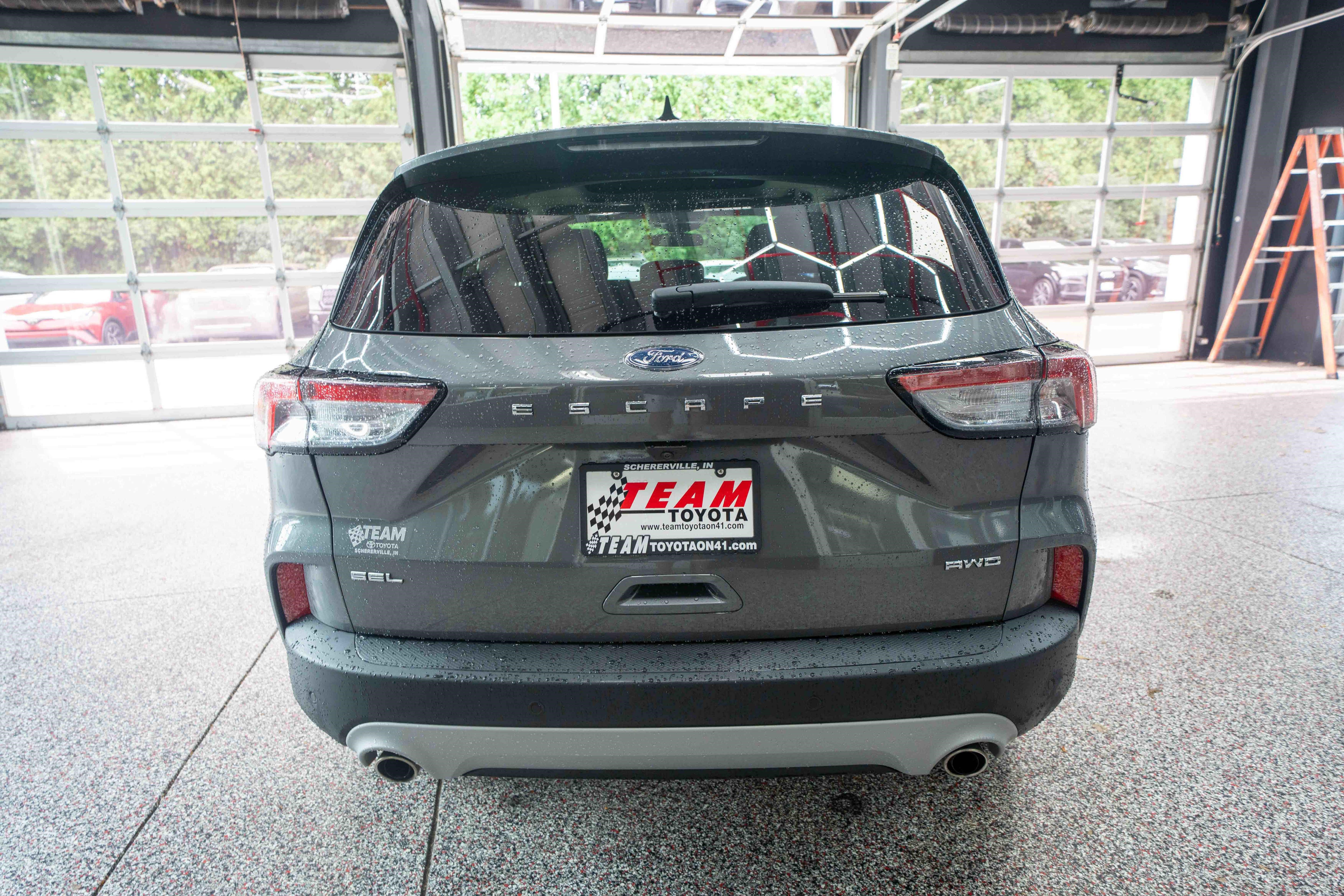 Used 2022 Ford Escape SEL AWD/4WD image 3