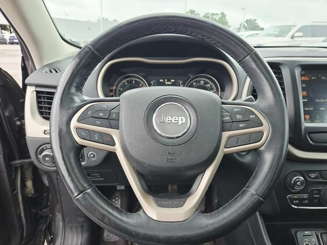 Used 2017 Jeep Cherokee Latitude w/ Comfort/Convenience Group FWD image 12