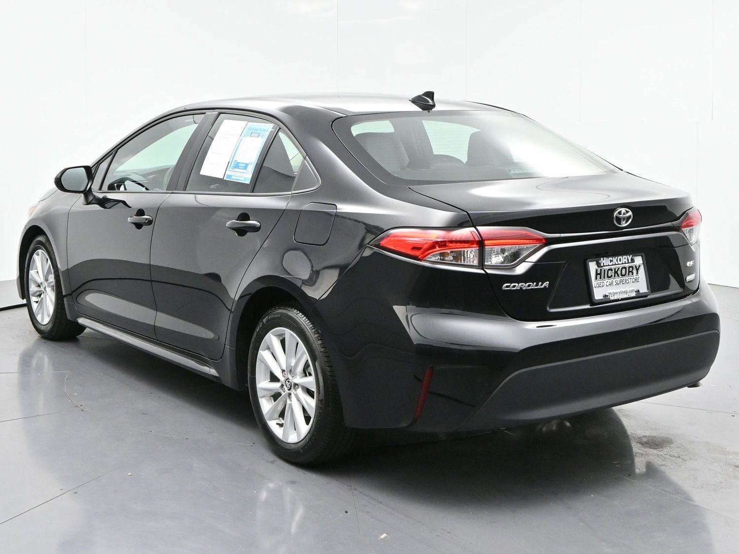 Used 2024 Toyota Corolla LE w/ LE Convenience Package image 5