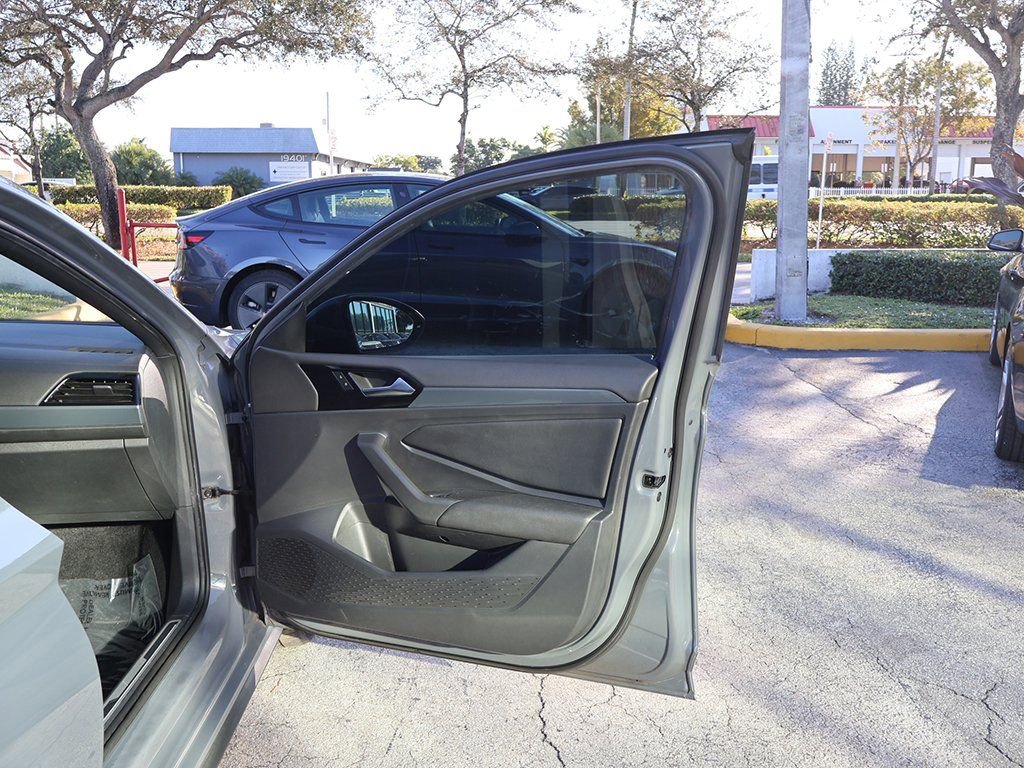 Used 2019 Volkswagen Jetta GLI image 21