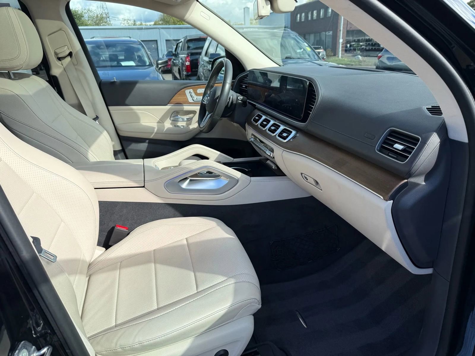 Used 2020 Mercedes-Benz GLS 450 4MATIC image 21