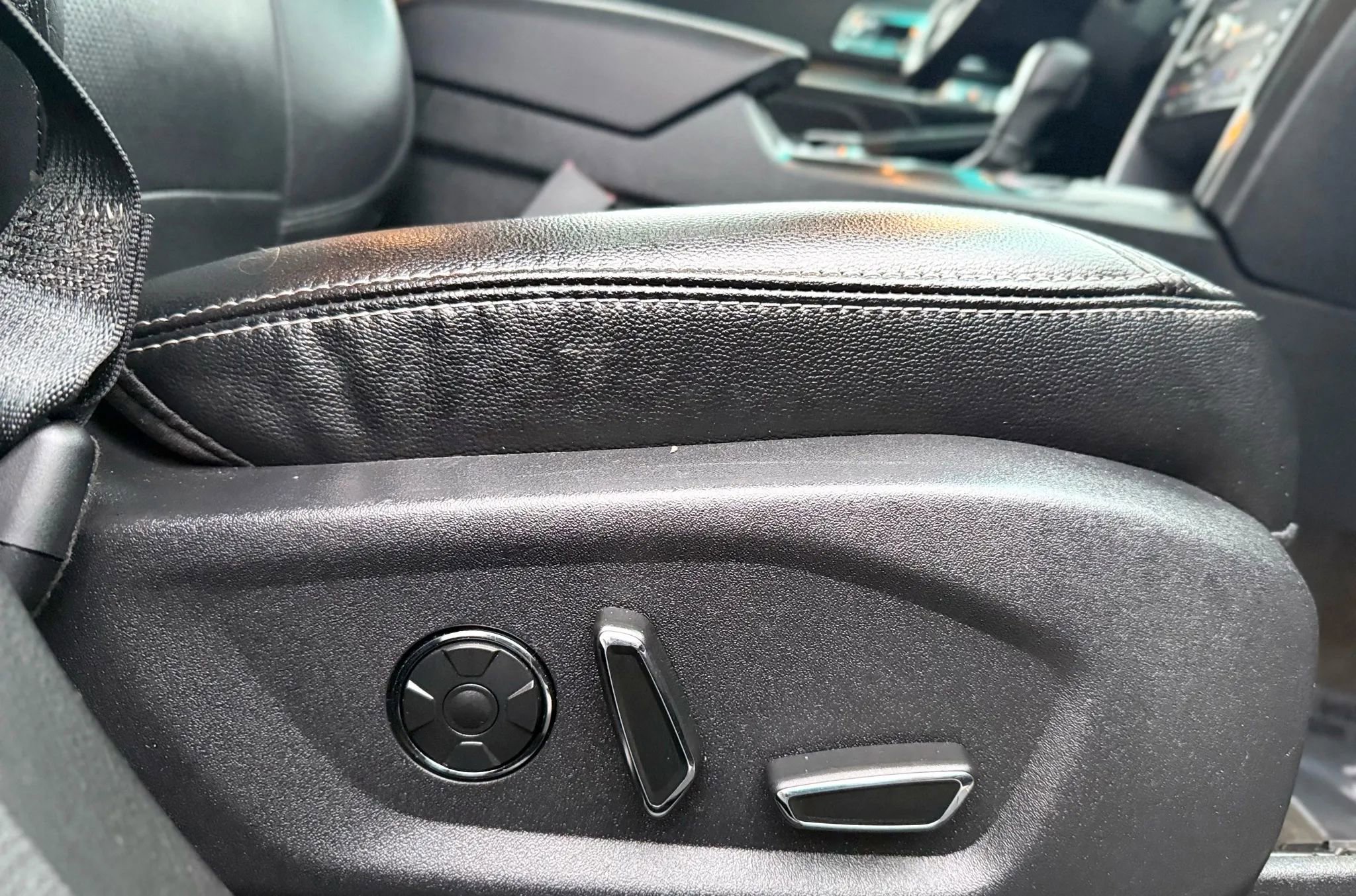 Used 2016 Ford Explorer Limited w/ Equipment Group 301A image 43