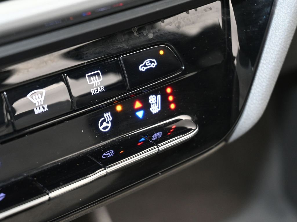 Used 2023 Chevrolet Bolt EUV Premier image 31