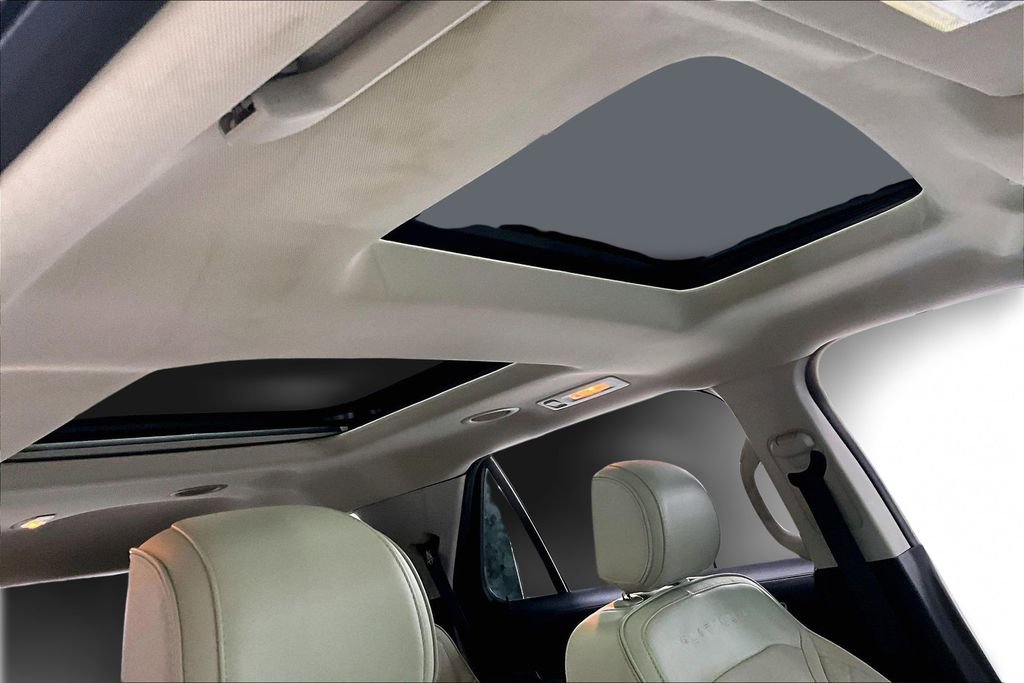 Used 2016 Ford Explorer Platinum image 30