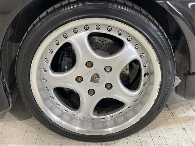 Used 2001 Porsche 911 Carrera 4 image 13