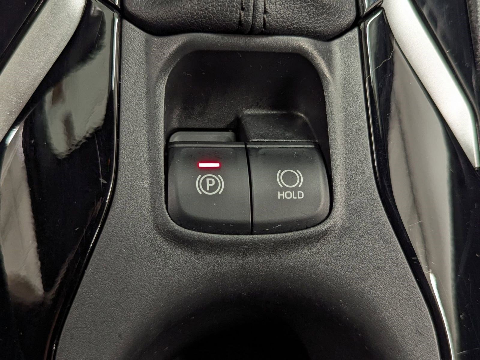 Used 2023 Toyota Corolla Cross XSE image 29