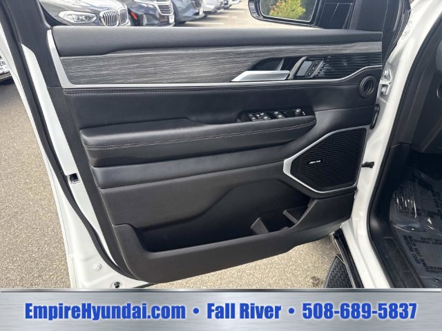 Used 2024 Jeep Wagoneer Series III AWD/4WD image 19