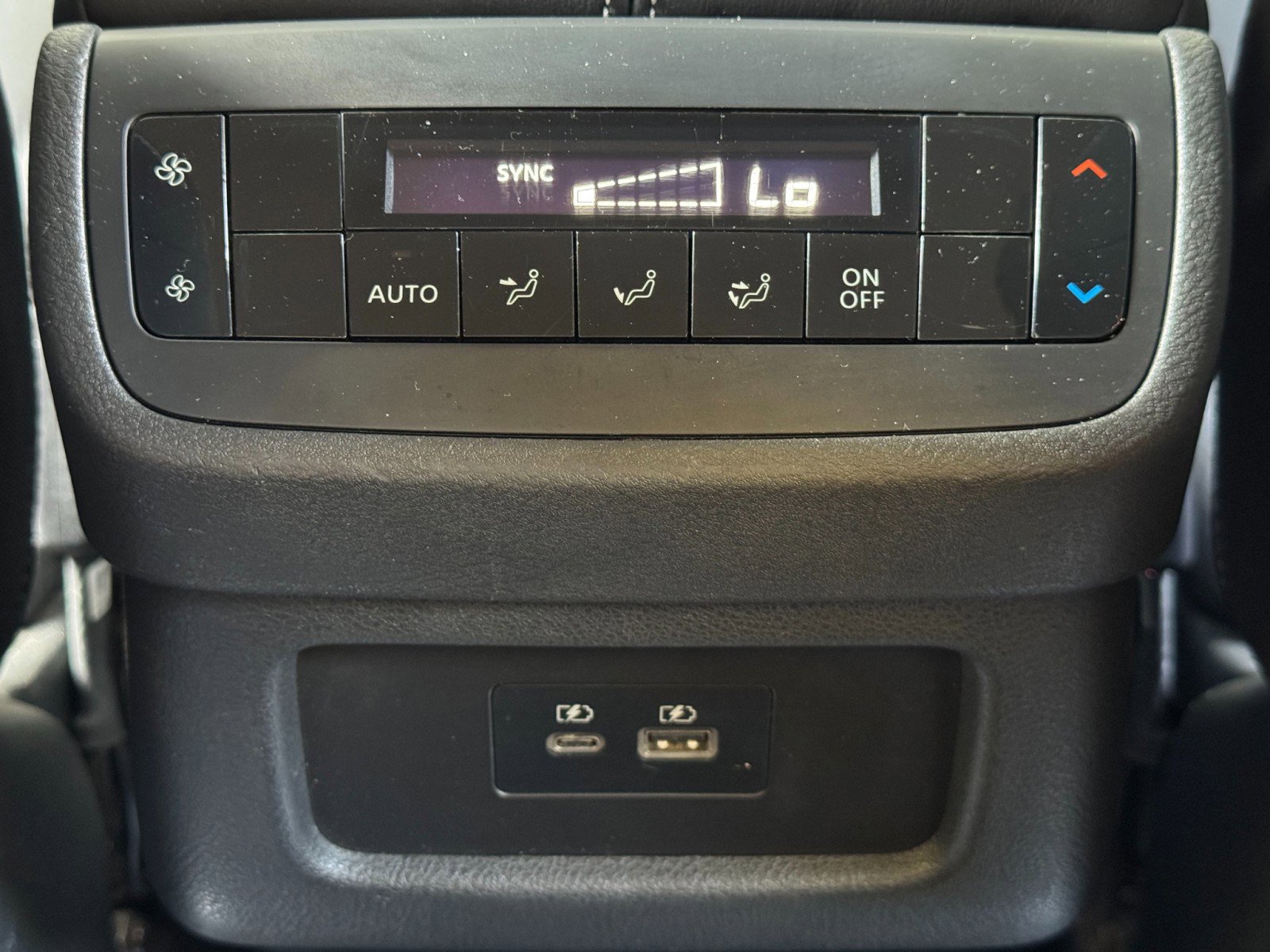 Used 2022 Nissan Pathfinder SV image 29