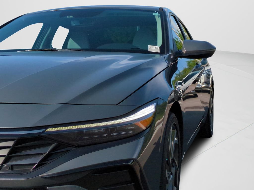 Certified 2024 Hyundai Elantra Limited FWD image 25
