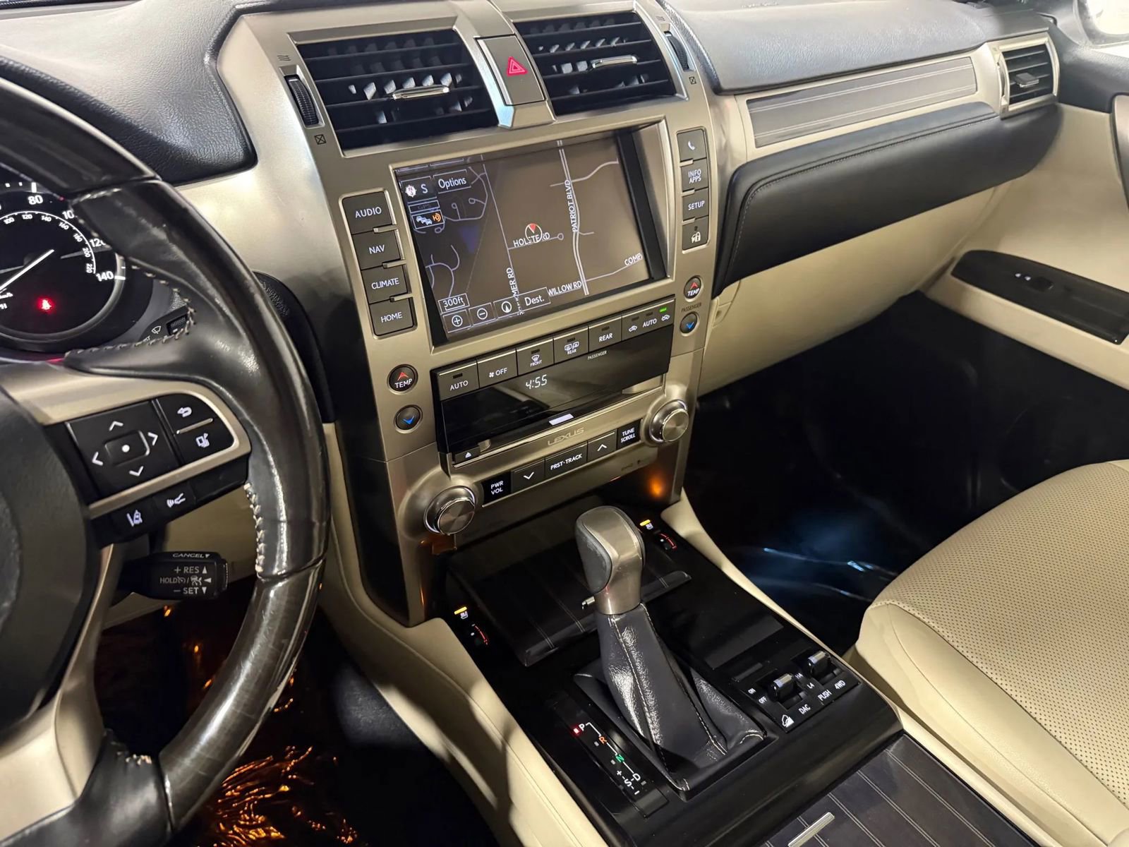 Used 2020 Lexus GX 460 Premium w/ Premium Package image 40