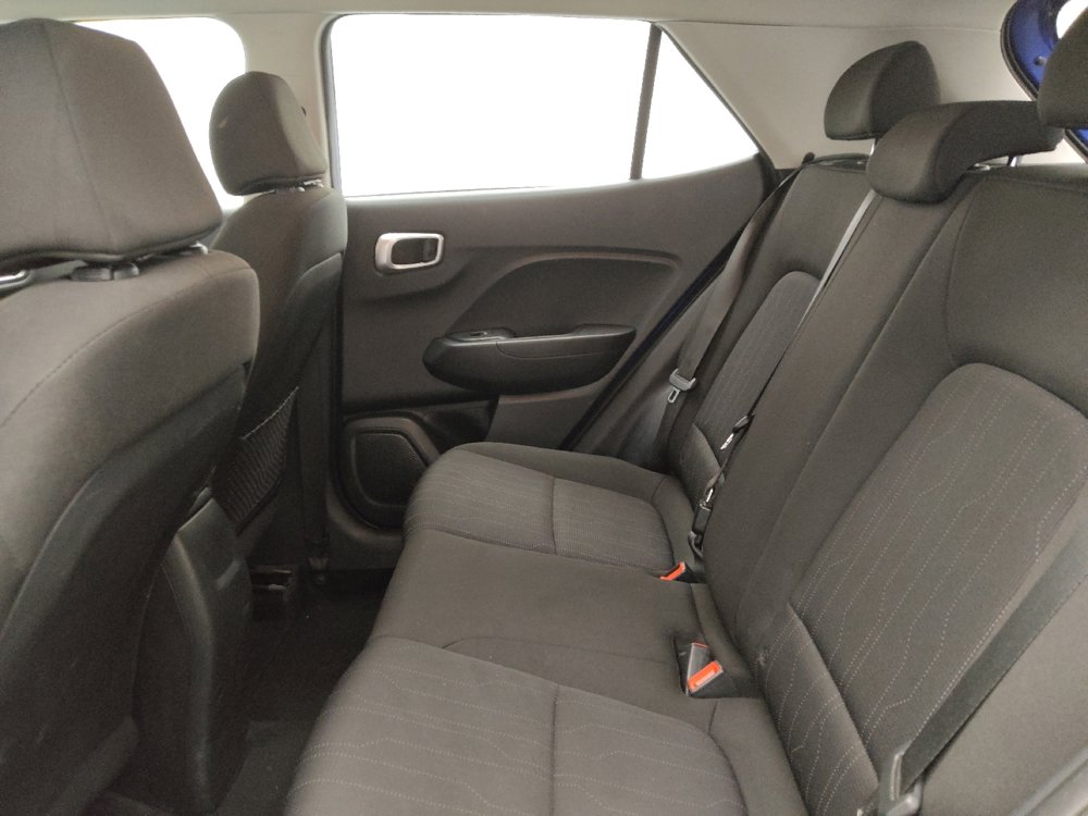 Used 2024 Hyundai Venue SE image 18