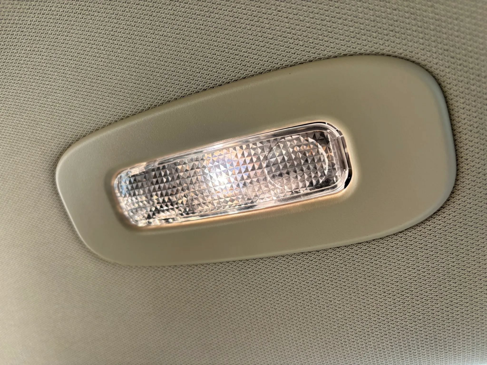 Used 2011 Lincoln MKS FWD image 56