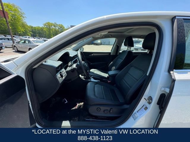 Certified 2022 Volkswagen Passat 2.0T SE FWD image 28