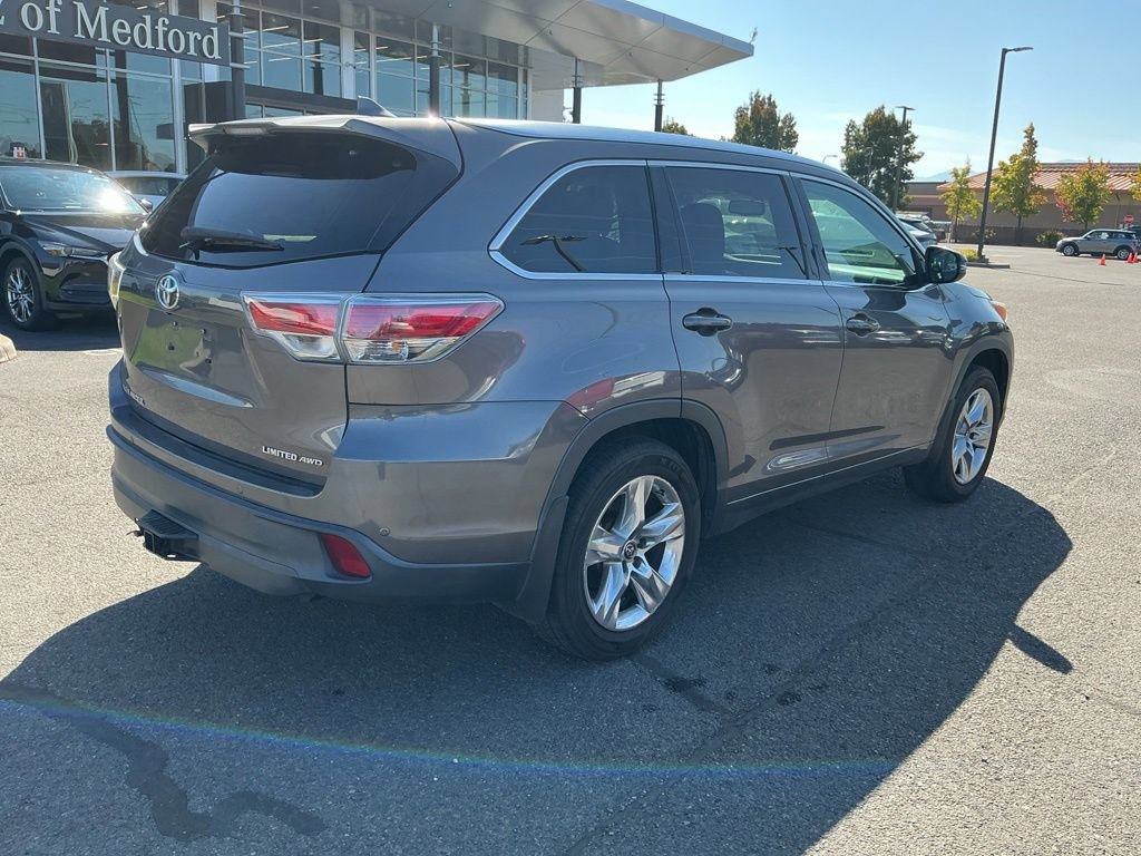 Used 2016 Toyota Highlander Limited AWD/4WD image 4