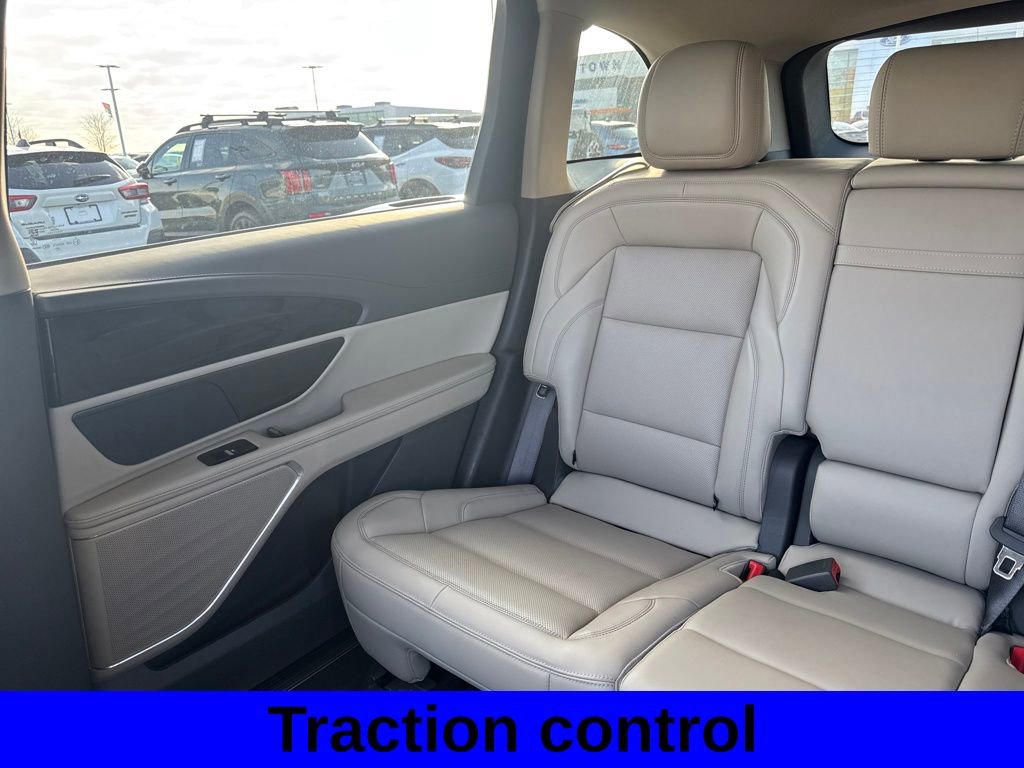Used 2024 Lincoln Nautilus Premier AWD/4WD image 13
