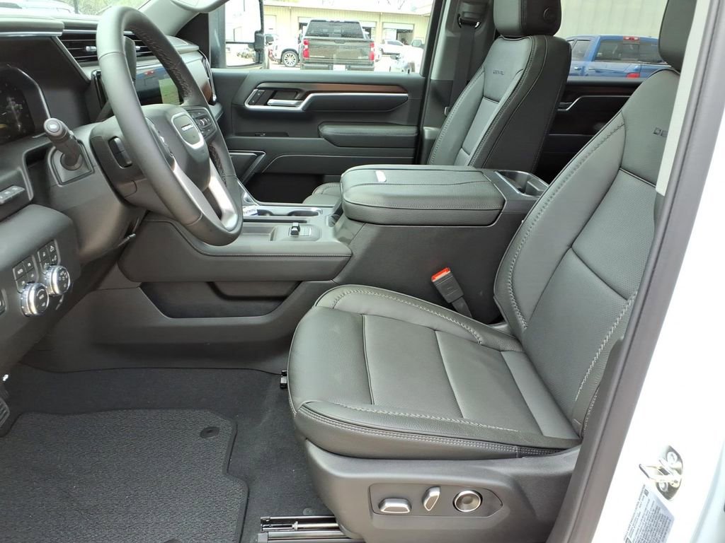 New 2026 GMC Sierra 3500 Denali w/ Denali Reserve Package image 16