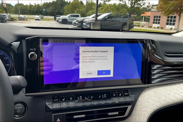 Used 2025 Toyota Camry XLE w/ Premium Plus Package FWD image 21