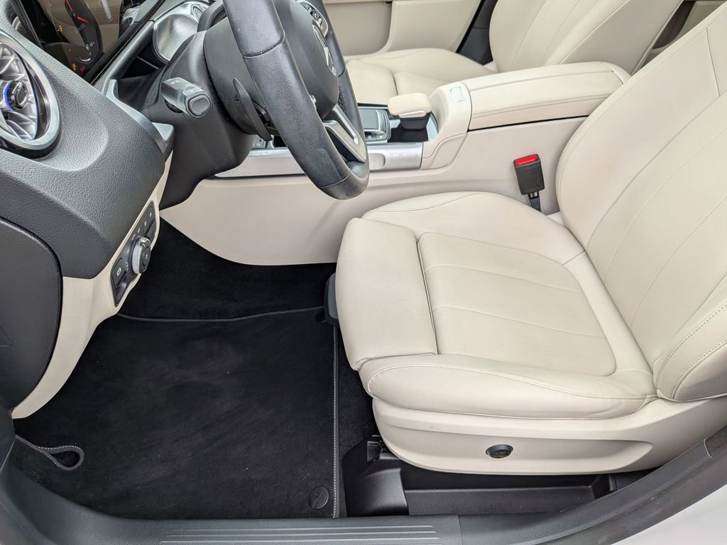 Used 2023 Mercedes-Benz GLB 250 image 14