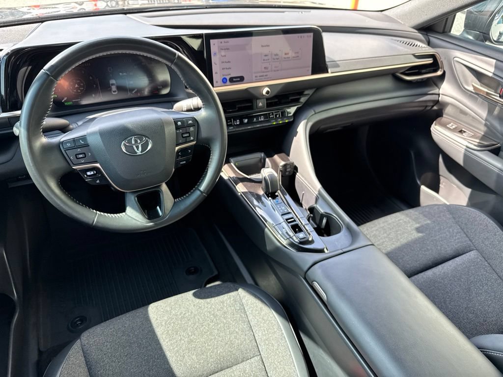 Used 2024 Toyota Crown AWD/4WD image 16