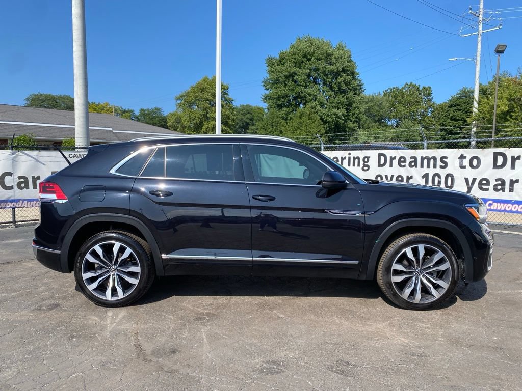 Used 2022 Volkswagen Atlas Cross Sport SEL Premium R-Line AWD/4WD image 2