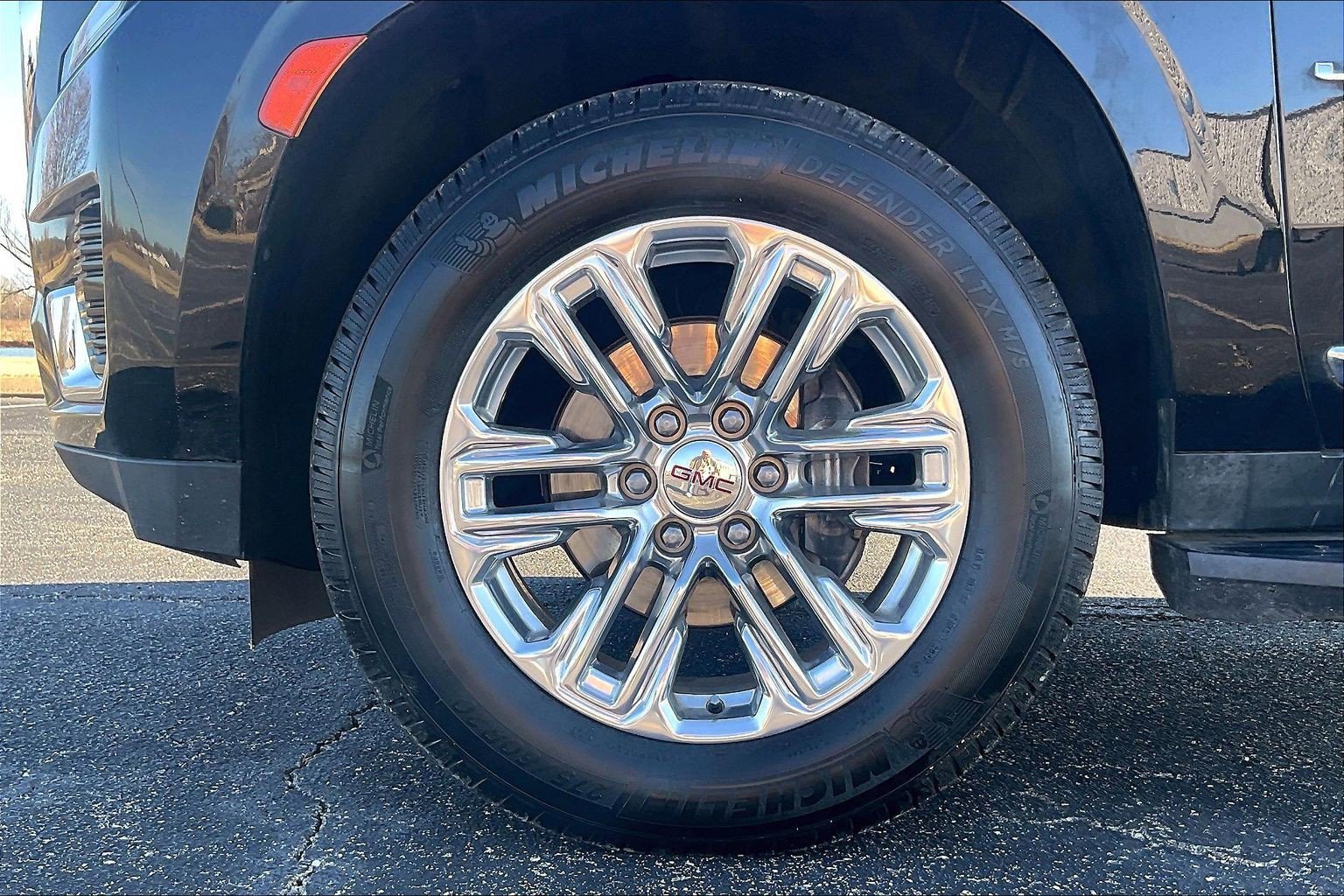 Used 2021 GMC Yukon XL SLT w/ Rear Media and Nav Package image 9