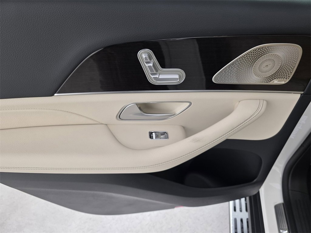 New 2026 Mercedes-Benz GLS 450 4MATIC image 14