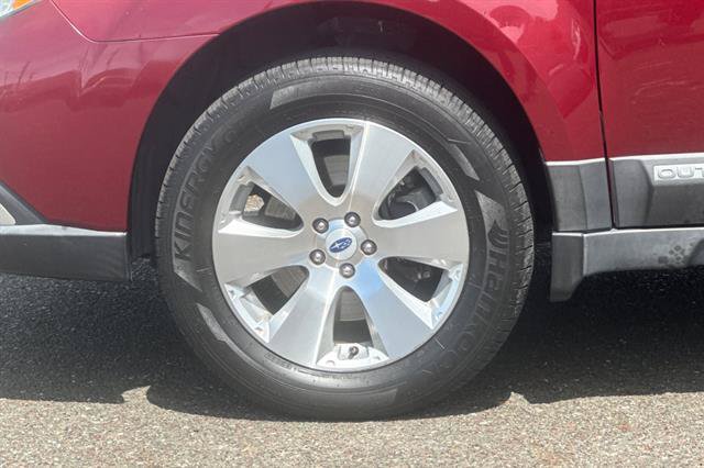 Used 2012 Subaru Outback 3.6R Limited w/ Moonroof Pkg AWD/4WD image 31