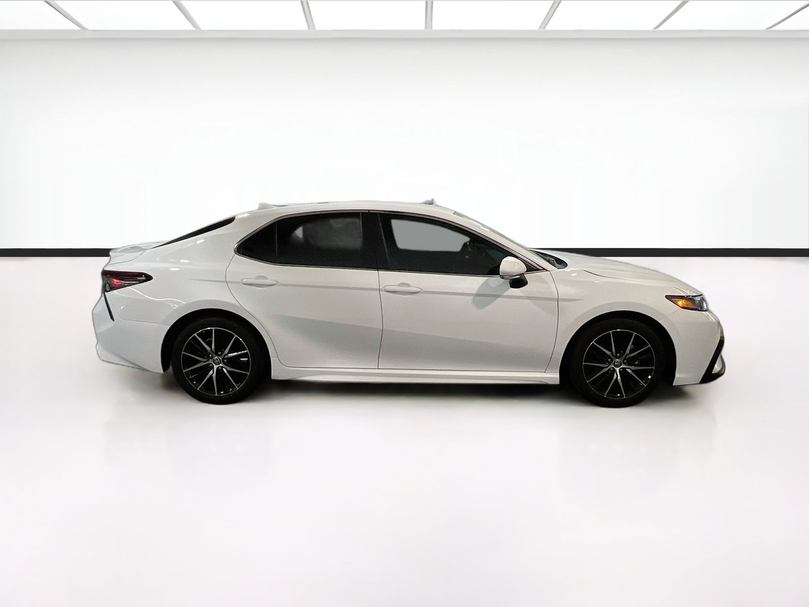 Used 2023 Toyota Camry SE FWD image 22