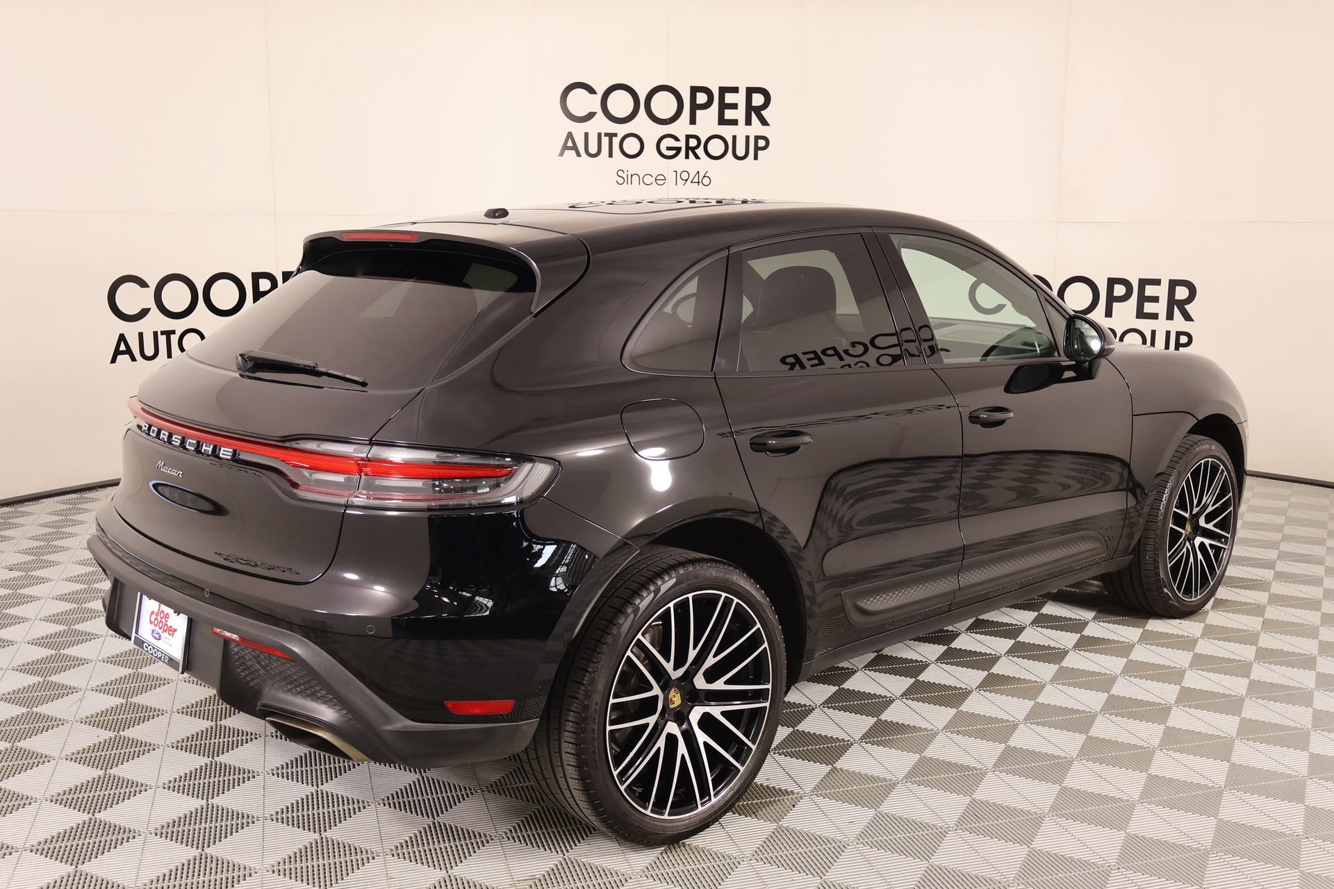 Used 2022 Porsche Macan AWD/4WD image 22