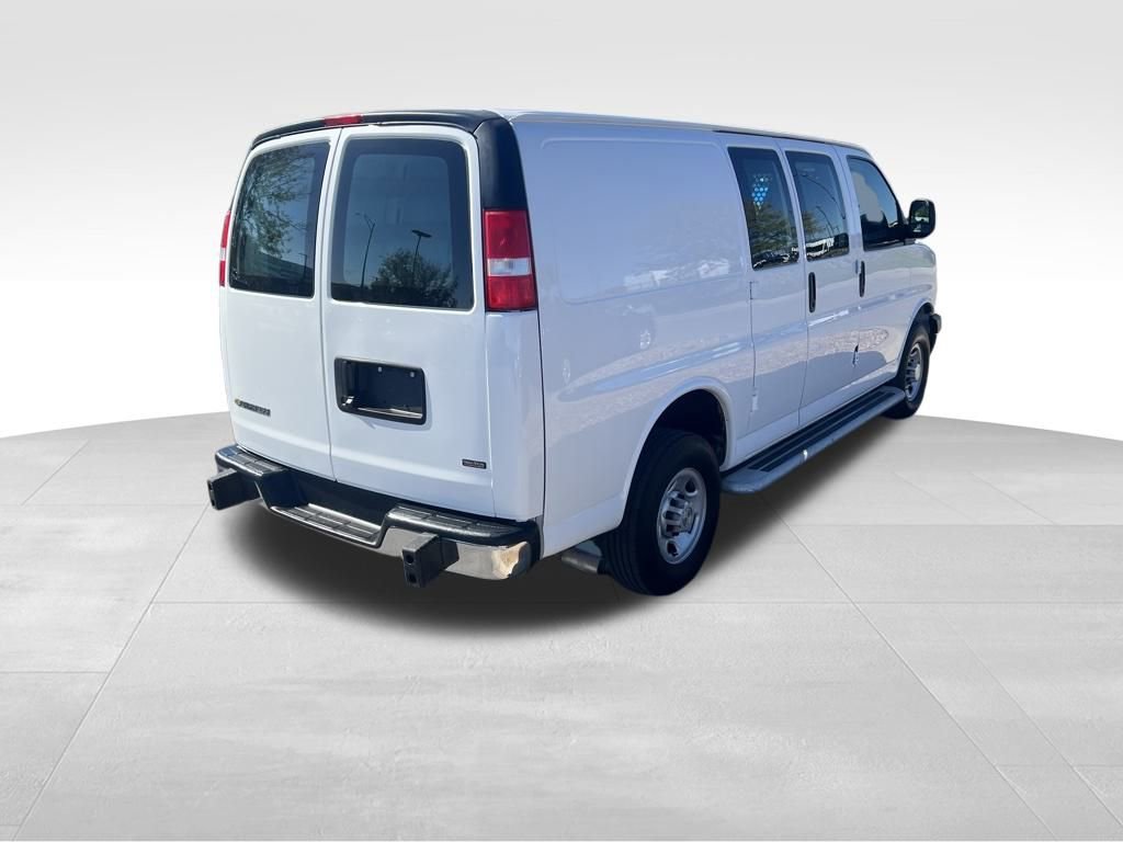 Used 2024 Chevrolet Express 2500 w/ Driver Convenience Package RWD image 7