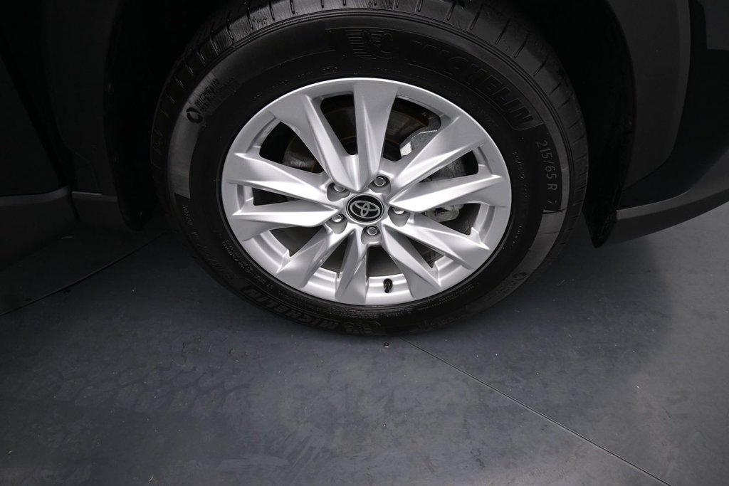 Used 2026 Toyota Corolla Cross LE FWD image 13