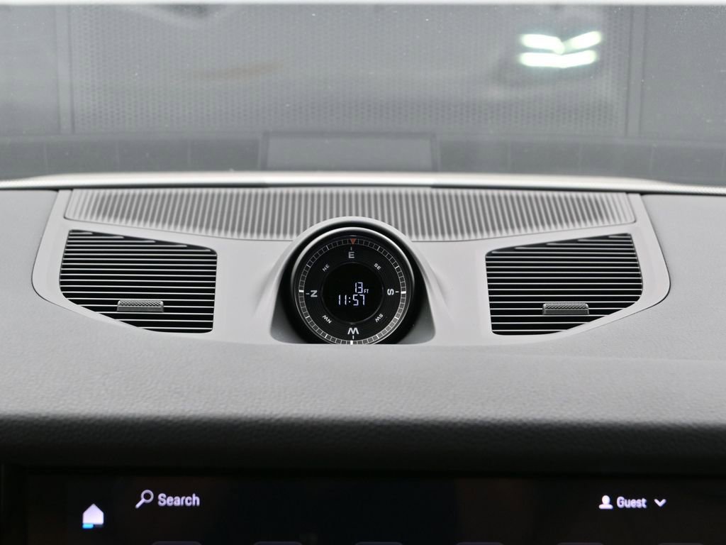 Used 2025 Porsche Cayenne E-Hybrid image 25