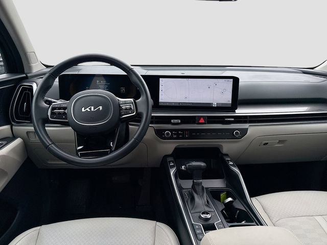 Used 2025 Kia Sorento S image 24