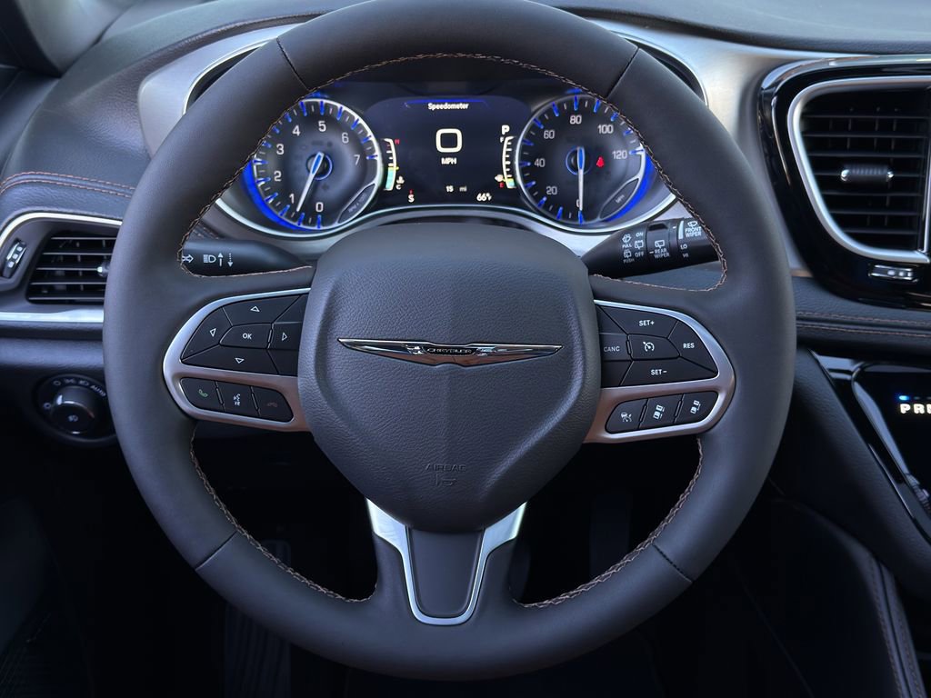 New 2026 Chrysler Pacifica Pinnacle image 11