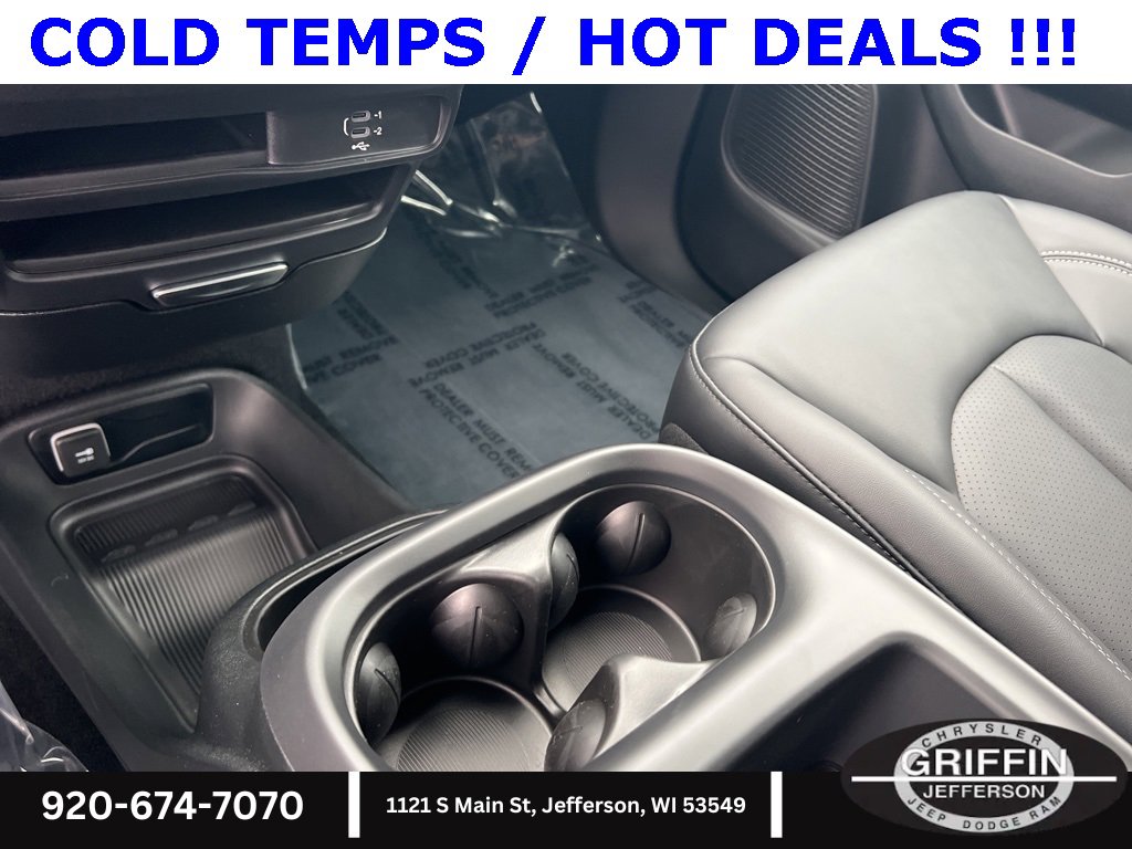 New 2026 Chrysler Pacifica Select image 28