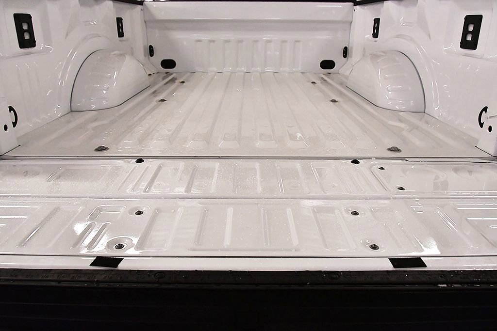 Used 2025 Ford F250 Platinum w/ FX4 Off-Road Package image 13