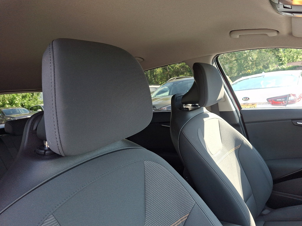 Used 2023 Kia Niro LX FWD image 19