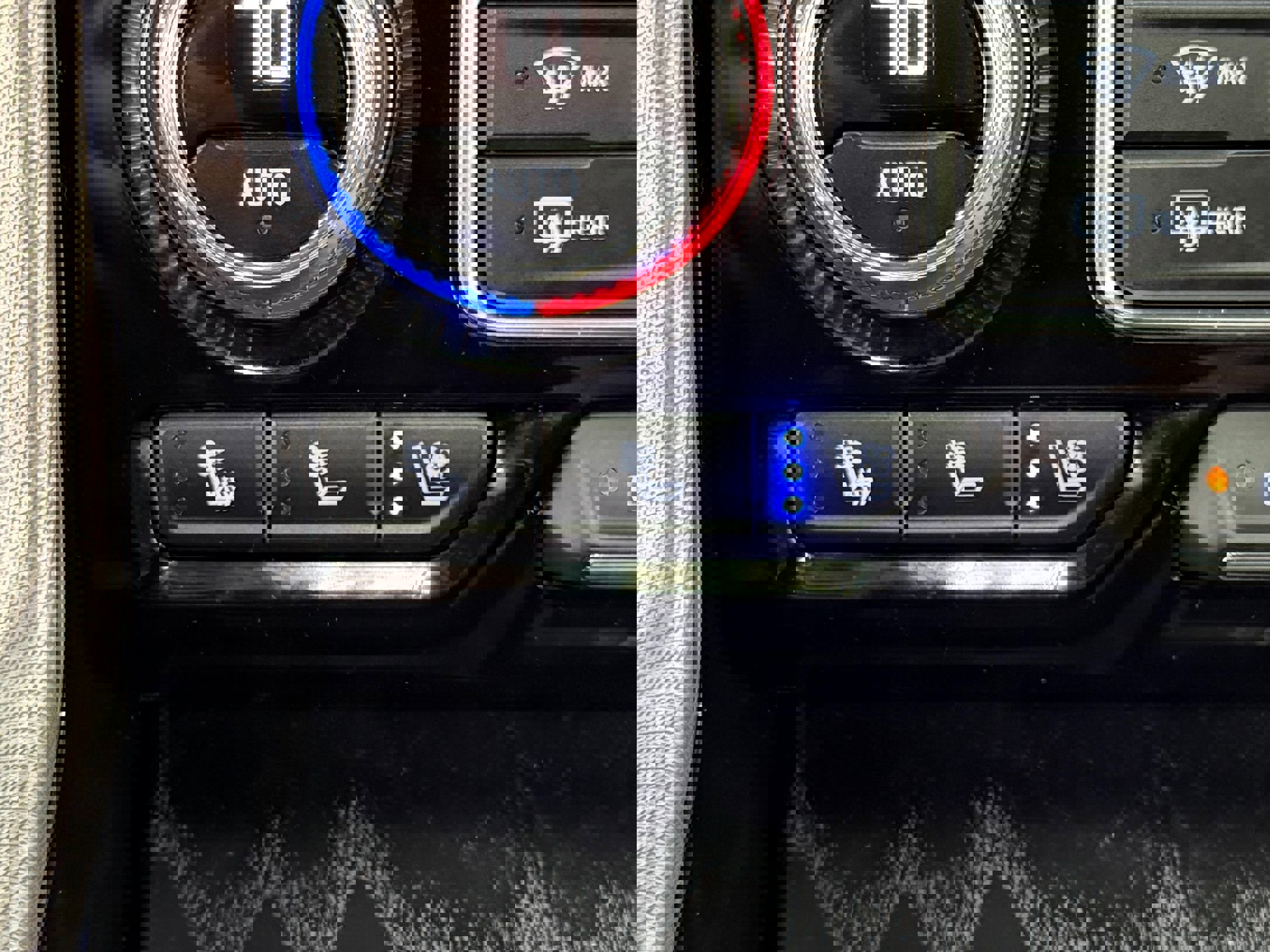 Used 2023 GMC Yukon Denali image 30