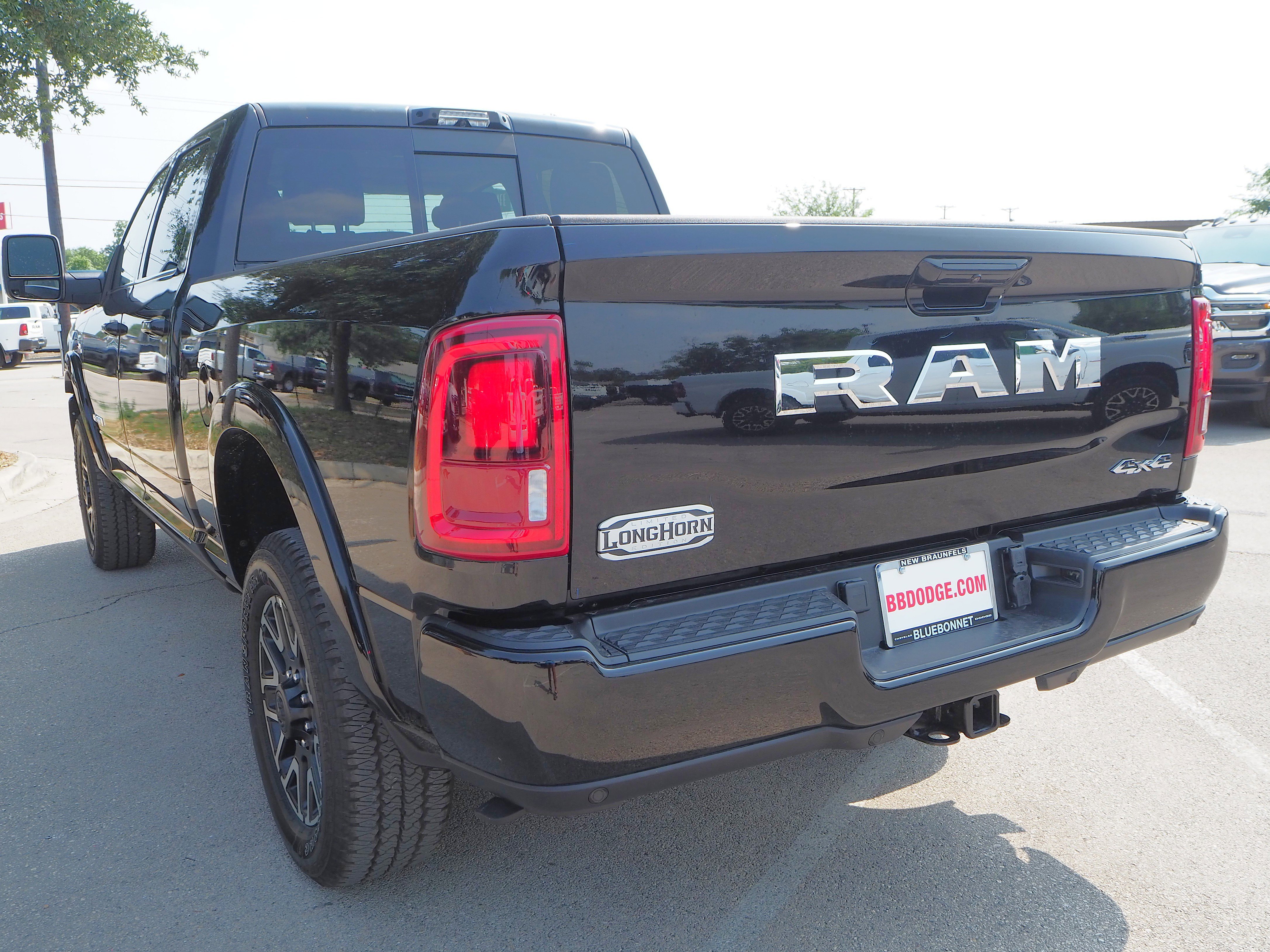 New 2025 RAM 2500 Limited AWD/4WD image 8