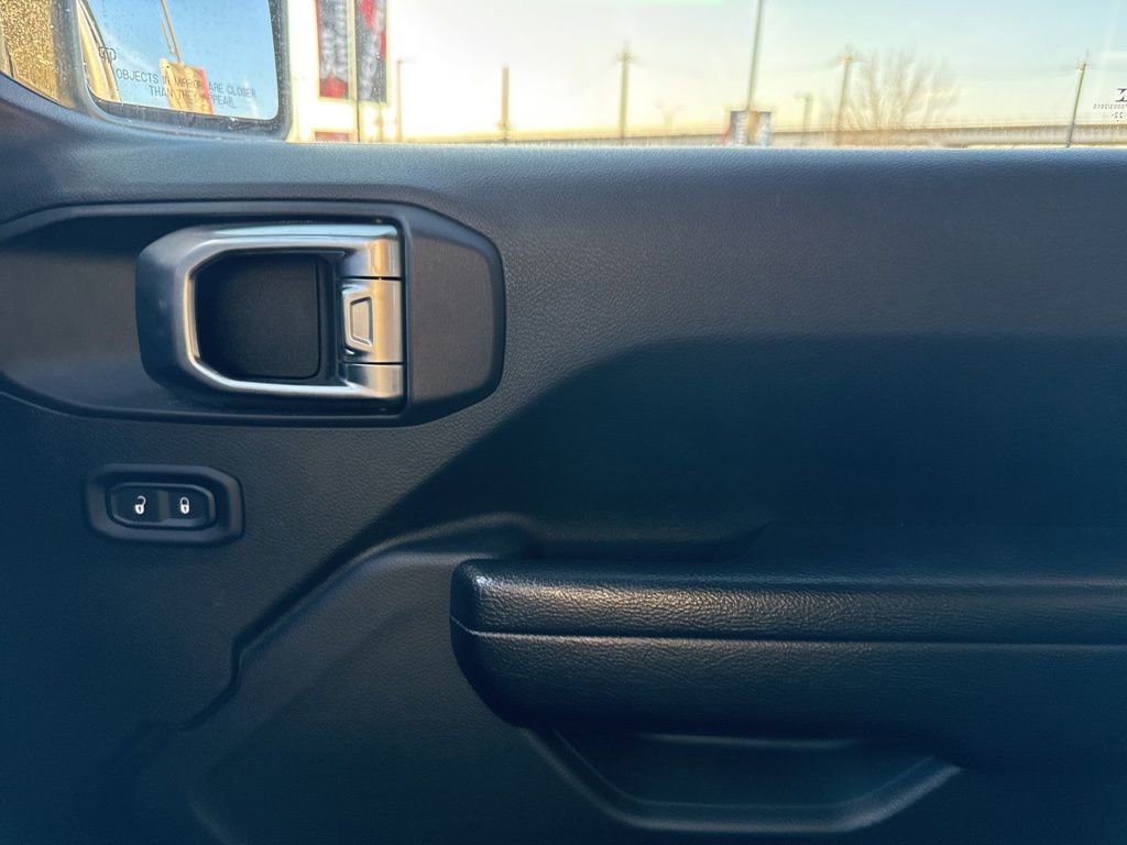 Used 2023 Jeep Wrangler Unlimited image 26