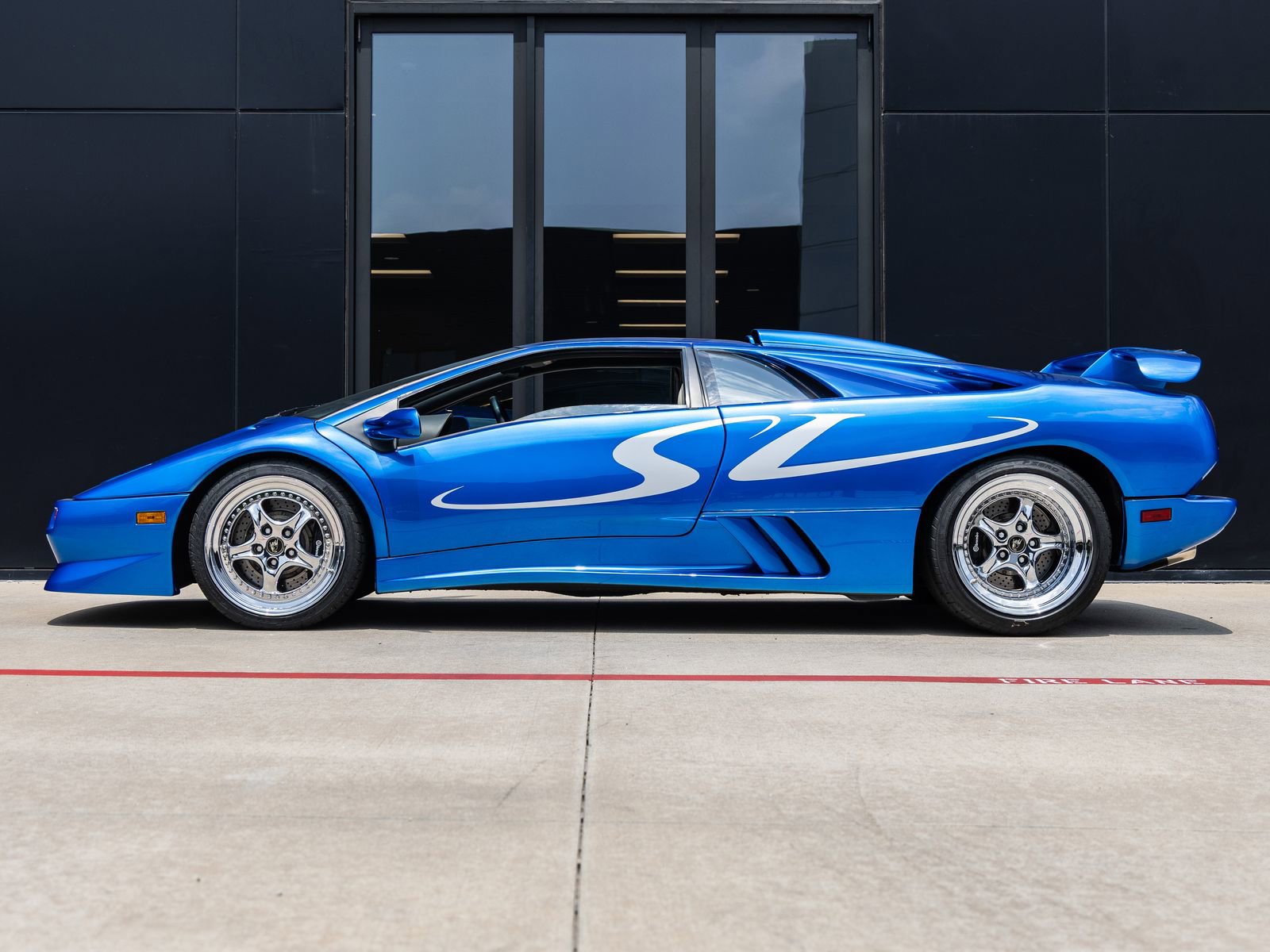 Used 1998 Lamborghini Diablo SV RWD image 14