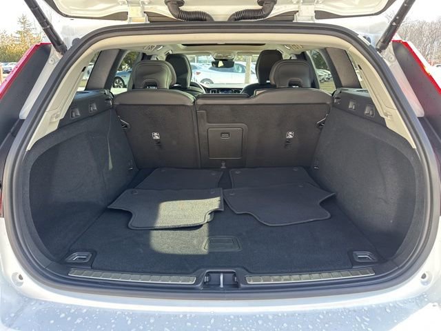 Certified 2025 Volvo V60 B5 Cross Country Plus image 35
