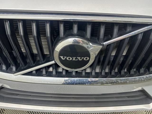 Used 2022 Volvo XC60 B5 Momentum image 9