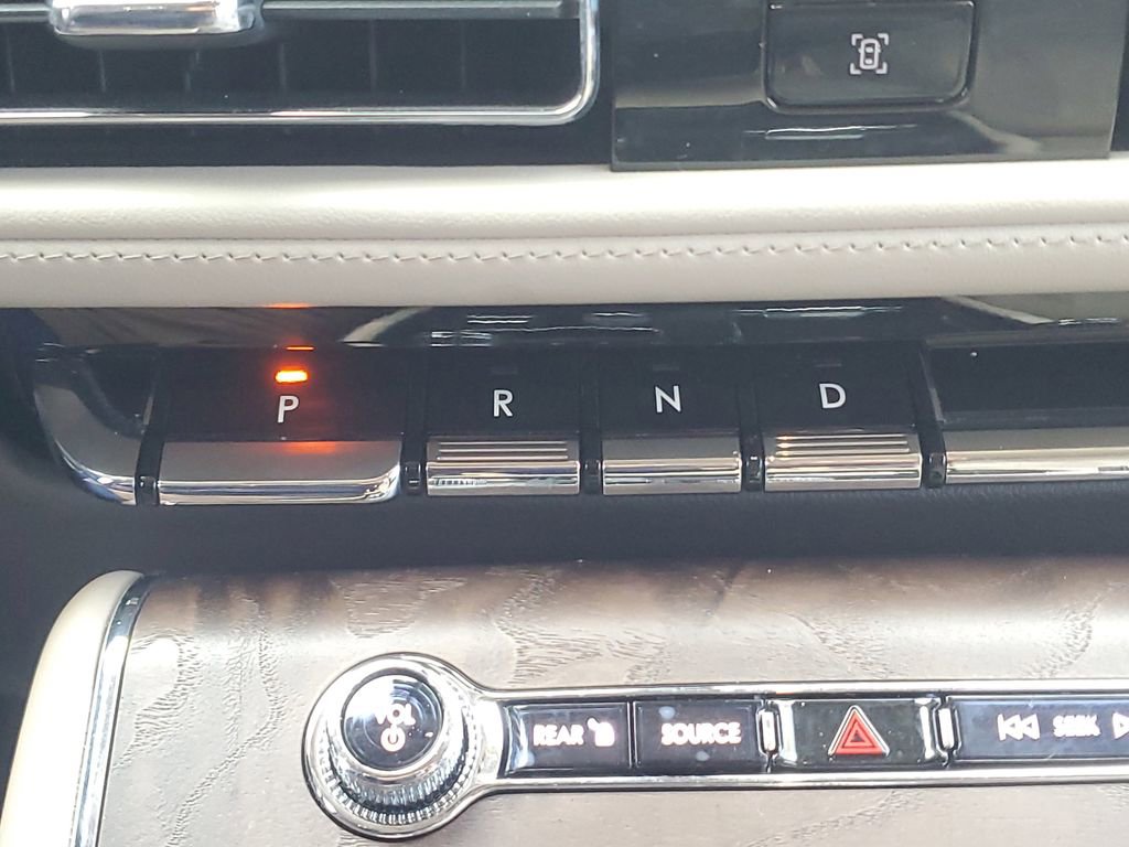 Used 2020 Lincoln Aviator Reserve image 35