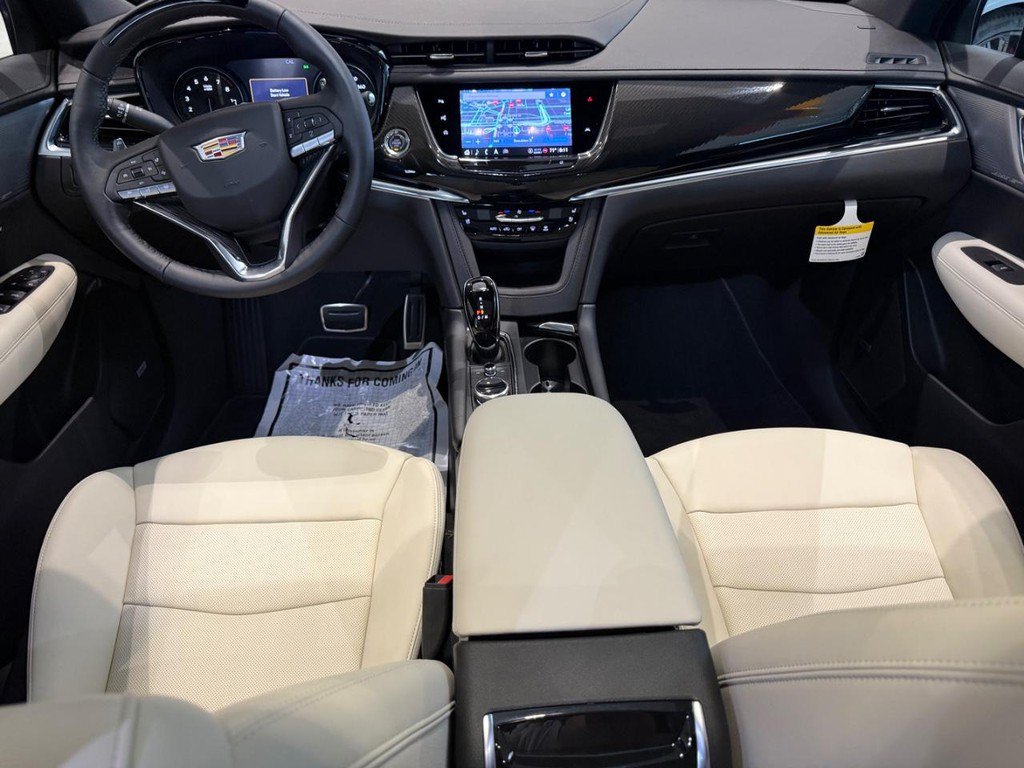 New 2025 Cadillac XT6 Sport w/ Technology Package AWD/4WD image 8