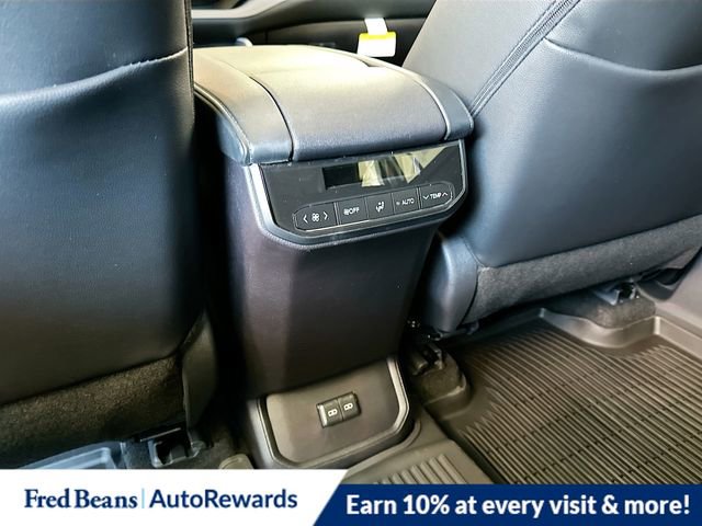 New 2026 Toyota Highlander XLE image 19