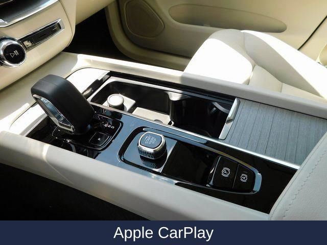 New 2025 Volvo XC60 B5 Plus w/ Protection Package Premier image 28