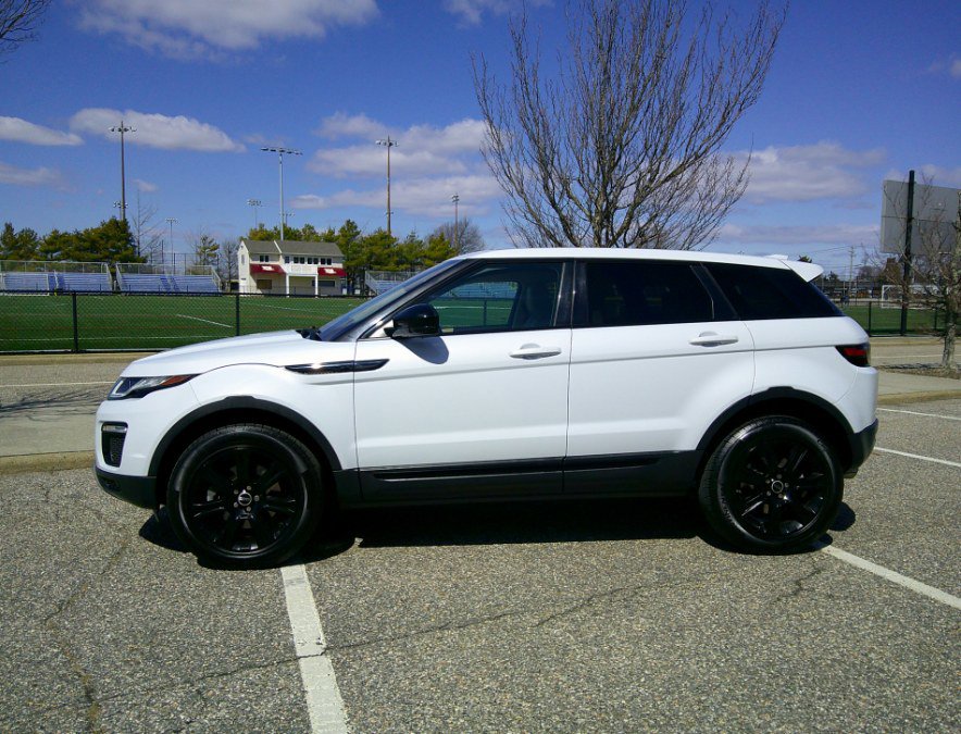 Used 2018 Land Rover Range Rover Evoque SE Premium image 20