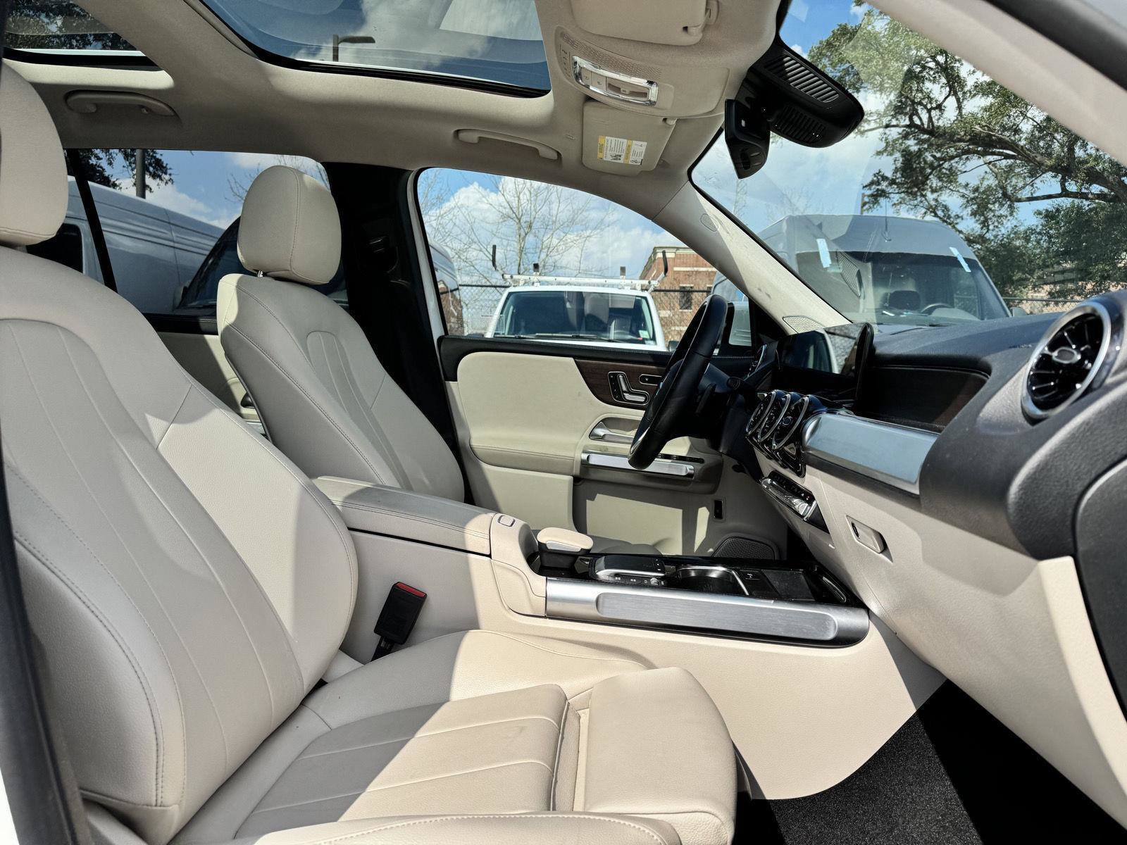 Certified 2022 Mercedes-Benz GLB 250 w/ Premium Package image 30