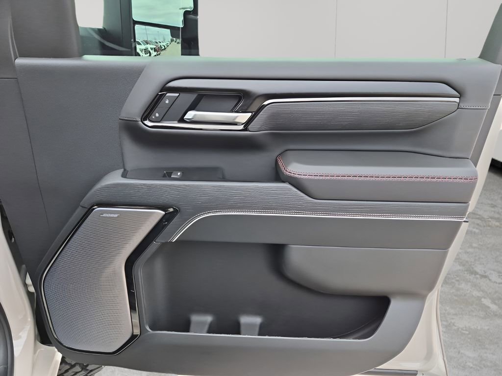 Used 2026 GMC Sierra 2500 AT4X w/ LPO, Black Badging Package image 15